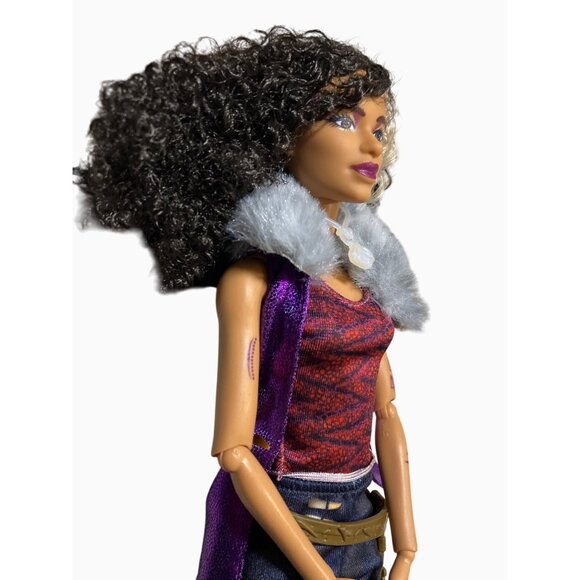Mattel Disneys Zombies 2, Willa Lykensen Werewolf doll Wearing Rocker Outfit - Picture 8 of 11